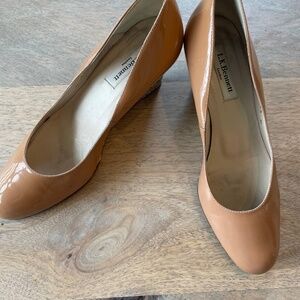 LK Bennet London woman’s nude espadrille pump